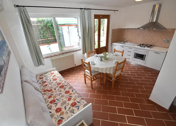 Appartement Mimosa - Aria Condizionata, Giardino, Biciclette E Posti Auto Coperti