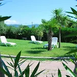 Apartment Mimosa - Aria Condizionata, Giardino, Biciclette E Posti Auto Coperti
